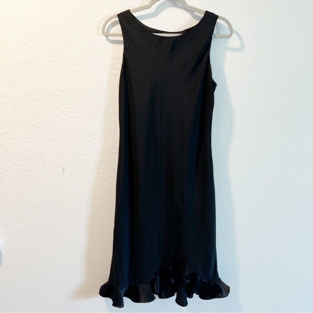 Women’s Donna Ricco black sleeveless ruffle bottom cocktail dress size 8
